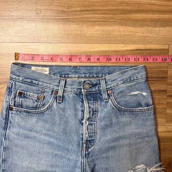 Levis Women's Blue Denim Jeans 501 Button Fly Distressed 25x26 - Picture 2 of 8